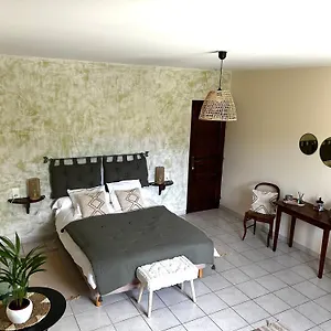 https://ferme-le-viguier.fr-provencehotel.com